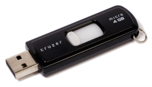 USB-sticks met gevoelige informatie gestolen bij inbraak officier van justitie