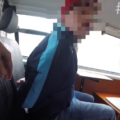 video agente spuug gezicht, video agente mishandeld, agente rotterdam spuug
