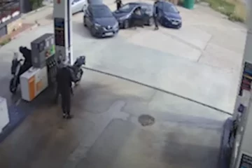 VIDEO: Crimineel gezocht door Marokko voor moord, drugs en vuurwapens aangehouden