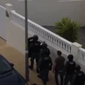 VIDEO: Invallen bij criminele bende die op grote schaal Spaanse wiet in postpakketten verstuurde