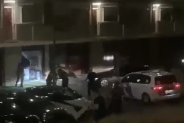 VIDEO: Politie schiet op vluchtauto bij controle garagebox in gebruik bij groep plofkrakers
