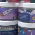 VIDEO: Aanhoudingen voor productie wietsnoepjes, koekjes en meer met THC