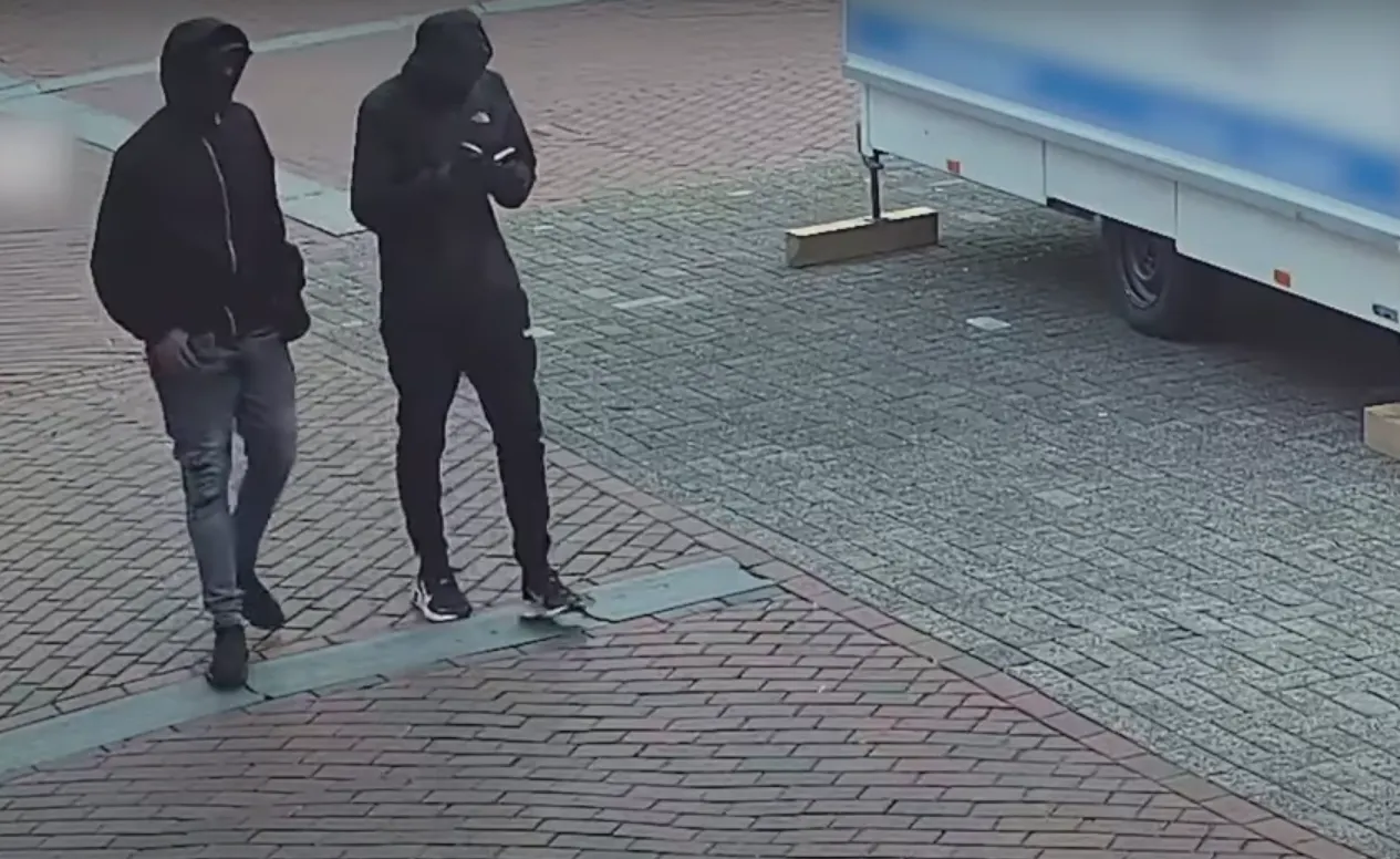 VIDEO: Gemaskerde daders gezocht na reeks ernstige geweldsincidenten regio Groningen