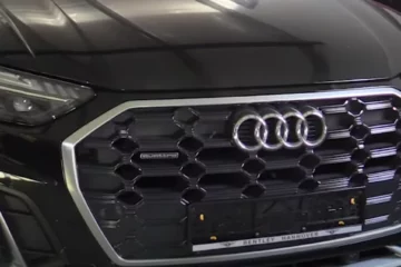 VIDEO: Invallen en aanhoudingen voor 17 miljoen euro btw-fraude met luxe auto's