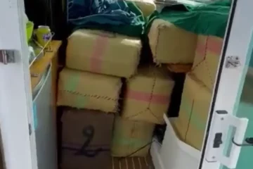 VIDEO: Boot met duizenden kilo's hasj aan boord gepakt voor kust Barcelona