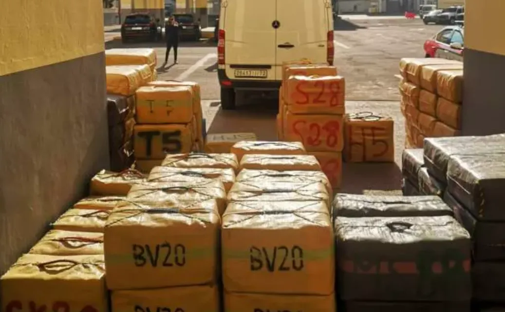 Enorme partij hasj van ruim 4600 kilogram gepakt bij actie internationale drugshandel Marokko