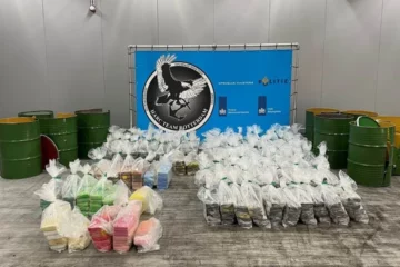 73 miljoen euro aan blokken coke gepakt bij controle Rotterdamse haven