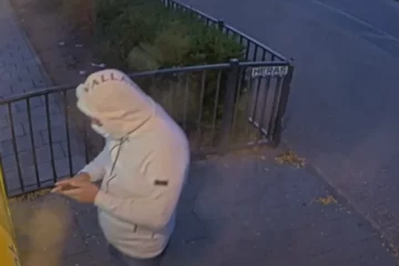 VIDEO: Man uit Brabant beroofd door nep politieagenten na online afspraakje met 'Mike'