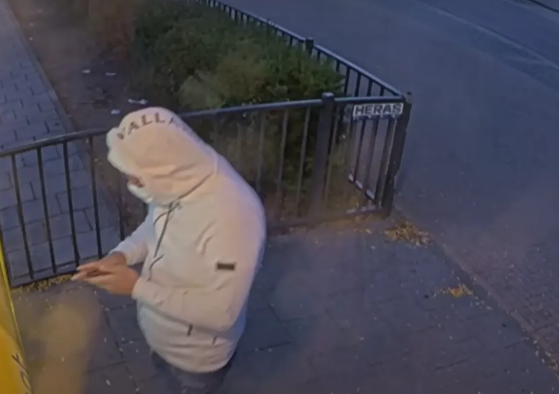 VIDEO: Man uit Brabant beroofd door nep politieagenten na online afspraakje met 'Mike'