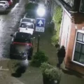 VIDEO: Golf van explosies bij loodgieter Vlaardingen, politie geeft beelden vrij