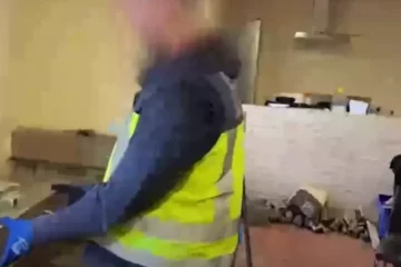 VIDEO: Partijen MDMA, coke, ketamine, wiet en meer in beslag bij oprollen drugslab