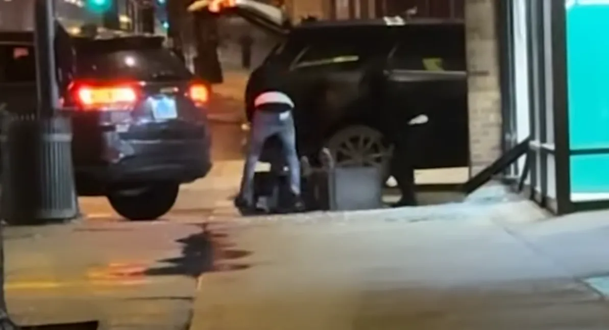 VIDEO: Brute ramkrakers maken complete geldautomaat buit uit pand Western Union