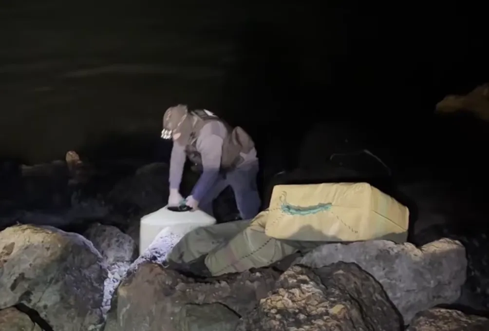 VIDEO: Invallen en aanhoudingen voor smokkel 2700 kilo Marokkaanse hasj in speedboten