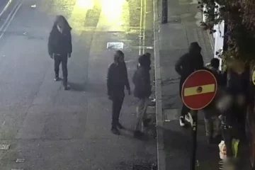 VIDEO: Politie in Londen lokt horlogedieven in de val na roof miljoenen aan horloges