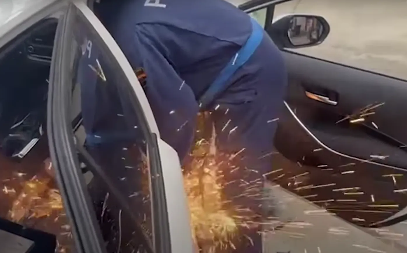 VIDEO: Invallen in onderzoek productie harddrugs en vervoer blokken cocaïne in verborgen ruimtes