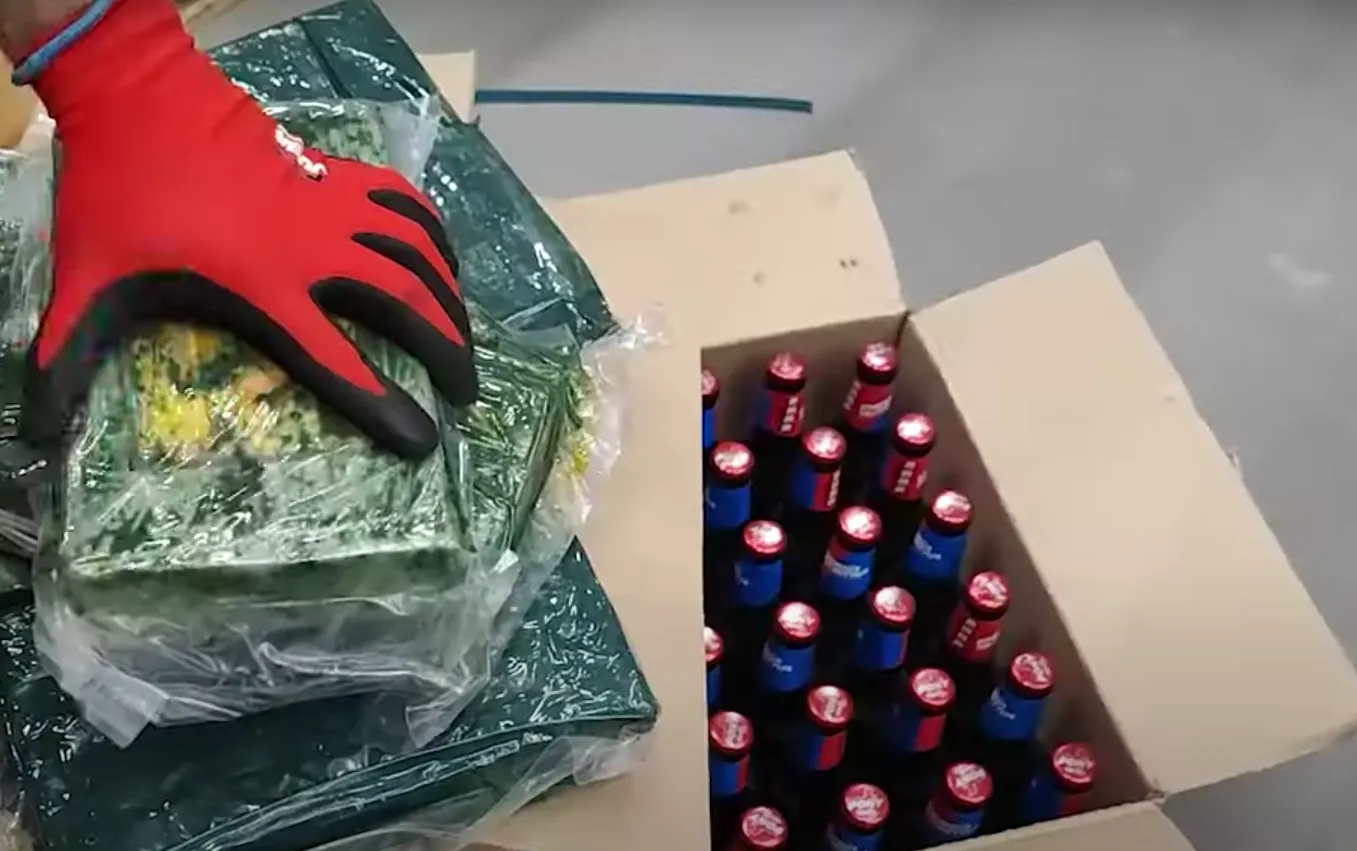 VIDEO: Organisatie ontmanteld die duizenden kilo's cocaïne in containers binnensmokkelde