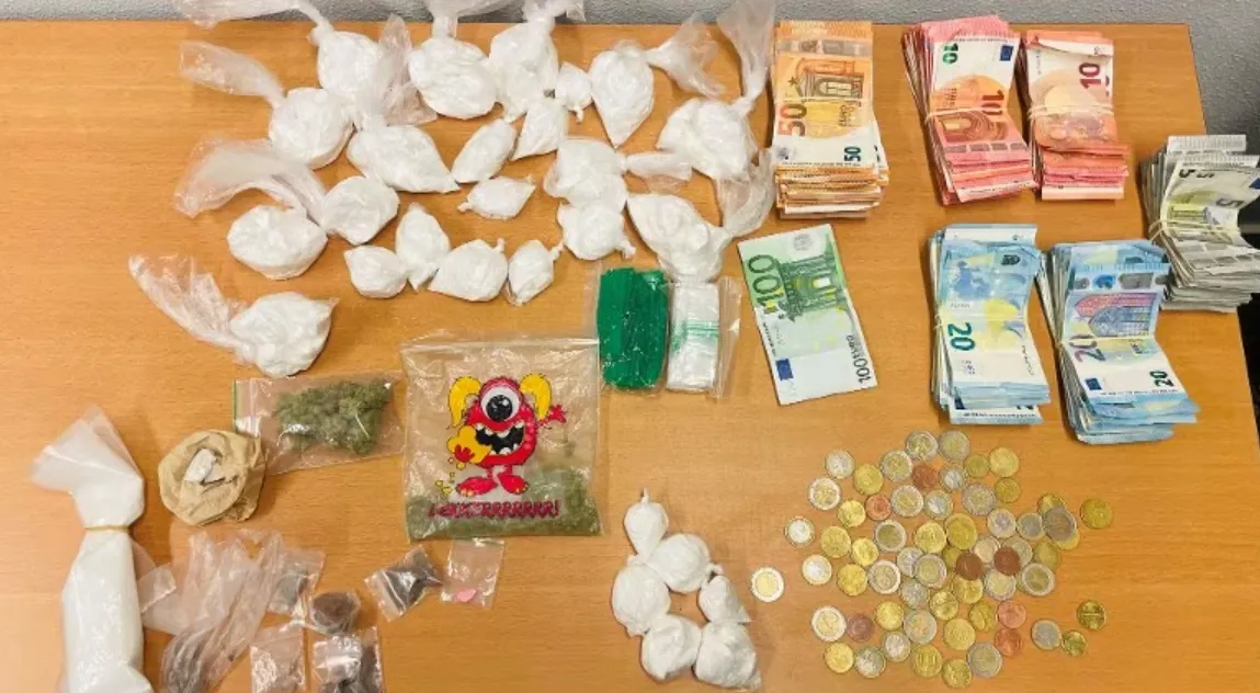 Stapels contanten en drugs in beslag in onderzoek naar drugshandel Helmond