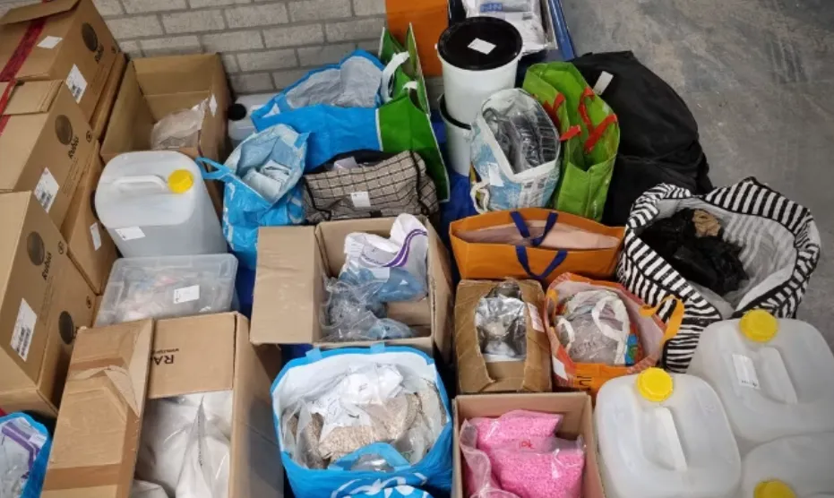 Observaties leiden politie naar pand in Amsterdam met ruim 100 kilogram harddrugs
