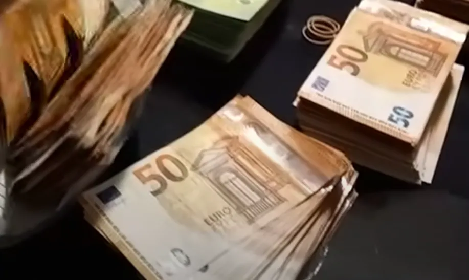 VIDEO: 48 miljoen euro in beslag in onderzoek Albanese drugsbaas die 4000 kilo cocaïne per maand binnenhaalde