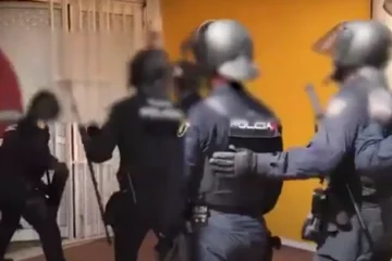 VIDEO: Eerste drugslab ooit voor productie 'rosin' hasj opgerold in Spanje na tip