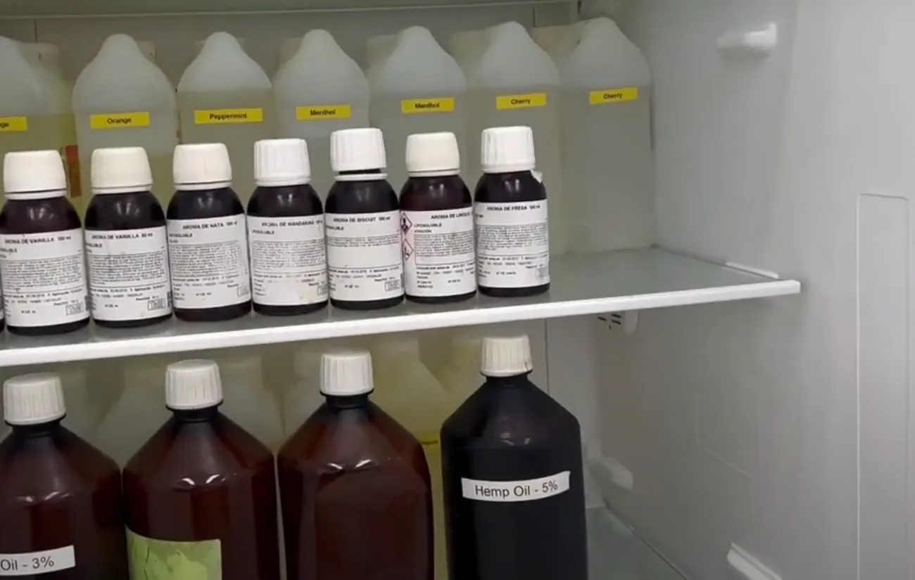 VIDEO: Drugslab voor CBD en THC in producten opgerold bij inval en doorzoeking