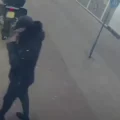 VIDEO: Tweetal gezocht voor roven Roemeense prostituees van tienduizenden euro's in Rijswijk