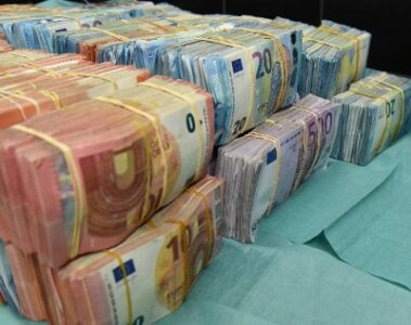 2,1 miljoen verborgen ruimte, witwassen geld rotterdam