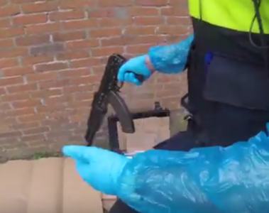 ak 47 rotterdam video, machinegeweer rotterdam politie