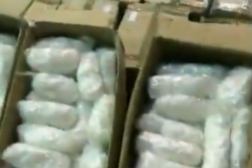 VIDEO: Record aan crystal meth gepakt in dozen bij invallen politie in Spanje
