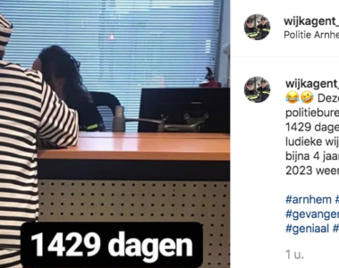 Man die nog vier jaar moet zitten meldt zich in boevenpak bij politiebureau