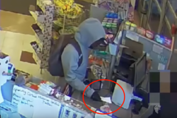 VIDEO: Overvaller geeft briefje met tekst: 'Sorry, ik heb een ziek kind!'