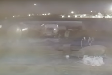VIDEO: Nieuwe beelden tonen dat twee raketten passagiersvliegtuig neerhaalden in Iran