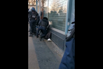 VIDEO: Ophef in Frankrijk na beelden van mishandeling demonstrant door politieagent
