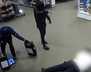 VIDEO: Grote hoeveelheid cash buit bij gewapende overvallen geldlopers Den Haag