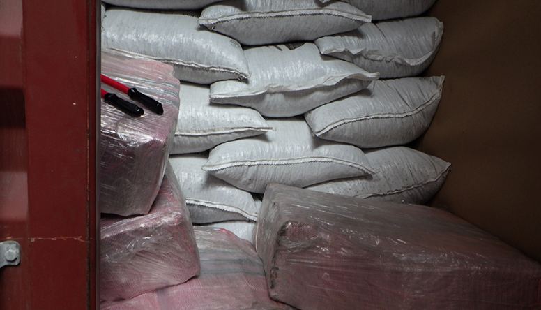 29 miljoen euro aan cocaïne gepakt in container met cacaobonen in Rotterdam