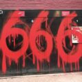 Amsterdamse club looft bijzondere beloning uit voor gouden tip bekladding '666' graffiti